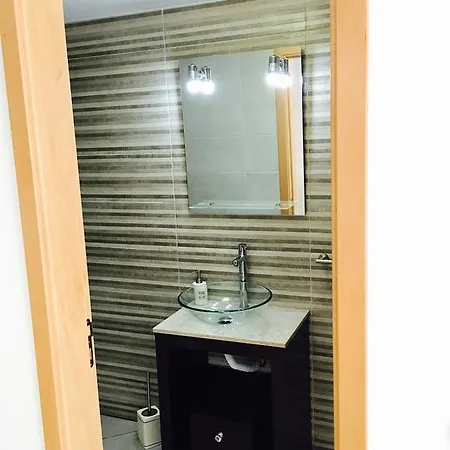 Апартаменты Casa Do Adro Сан-Бартоломеу-де-Мессинеш